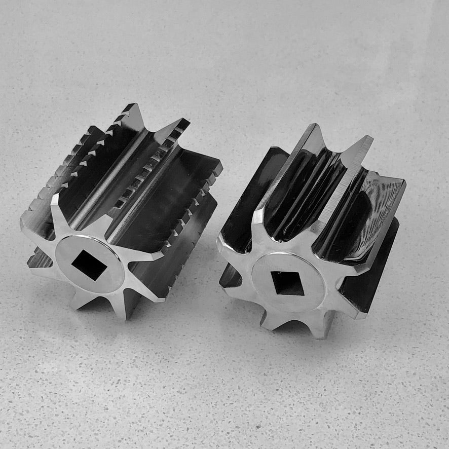 What's the difference between the Straight and Serrated Cutter and how do I minimize kickback?